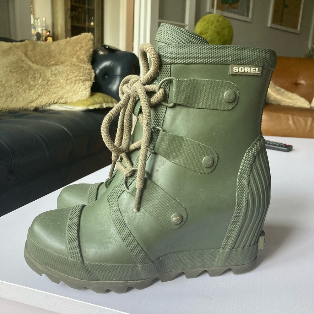 Sorel Joan of Arctic wedge rain bootie